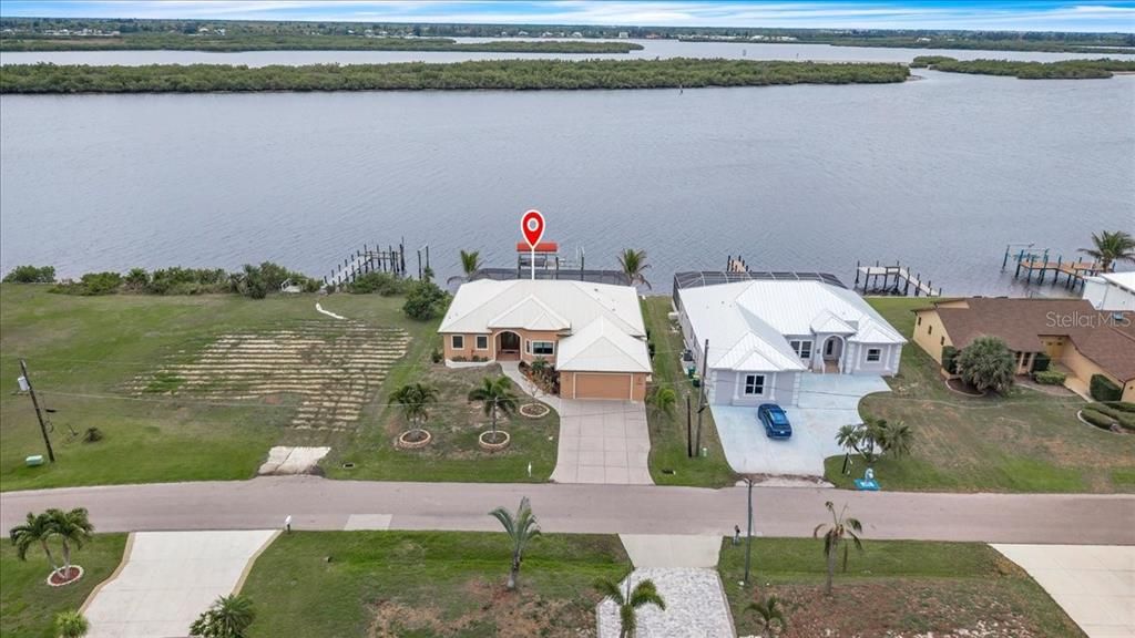 For Sale: $829,900 (4 beds, 2 baths, 2552 Square Feet)