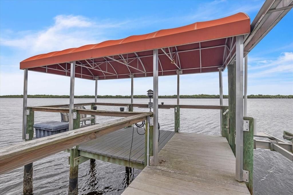 For Sale: $829,900 (4 beds, 2 baths, 2552 Square Feet)