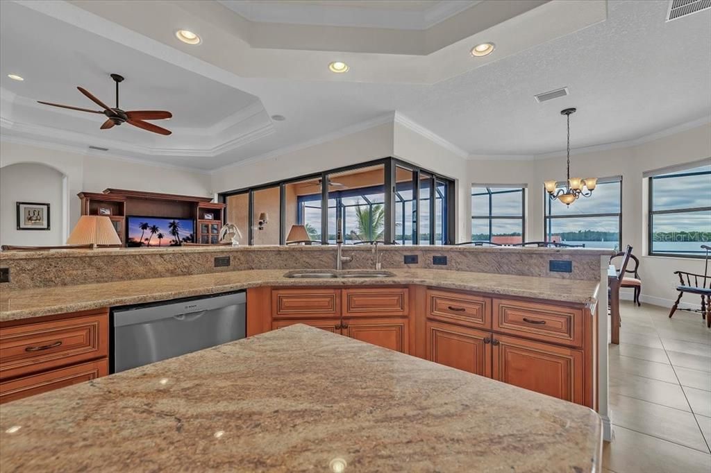 For Sale: $829,900 (4 beds, 2 baths, 2552 Square Feet)