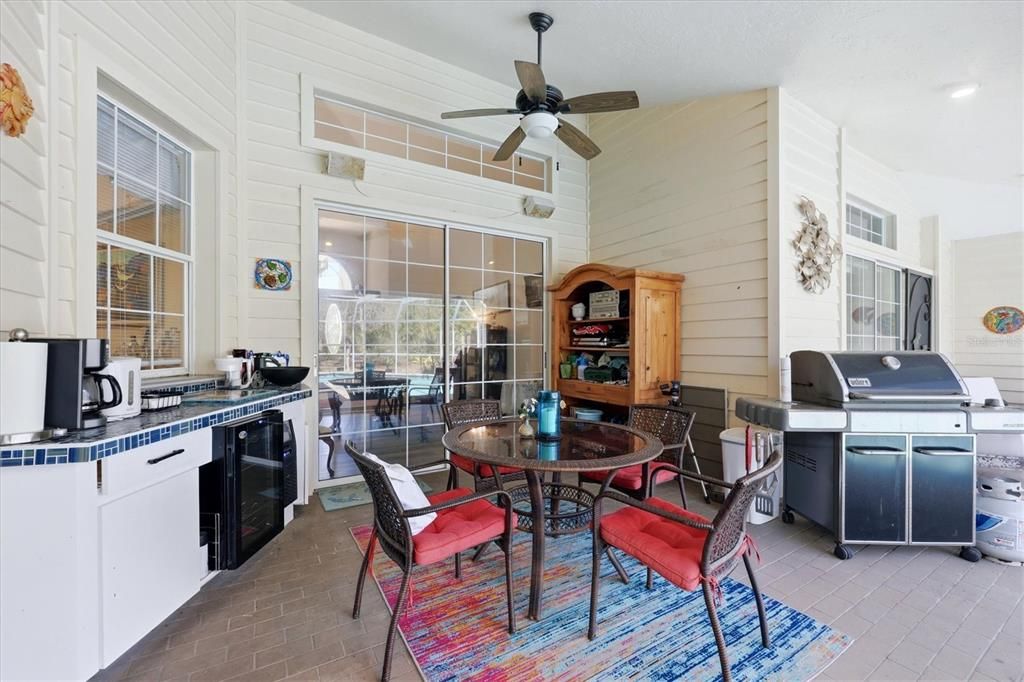 For Sale: $950,000 (3 beds, 3 baths, 3106 Square Feet)