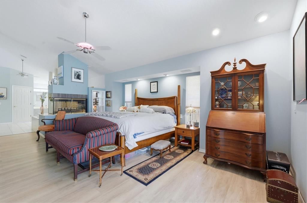 For Sale: $950,000 (3 beds, 3 baths, 3106 Square Feet)