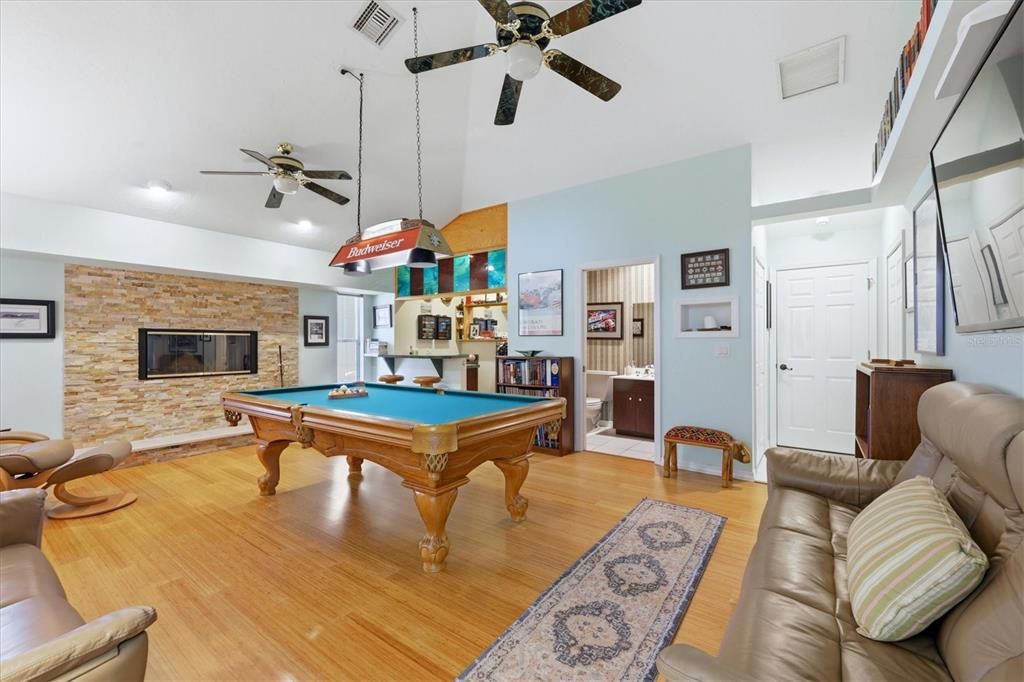 For Sale: $950,000 (3 beds, 3 baths, 3106 Square Feet)