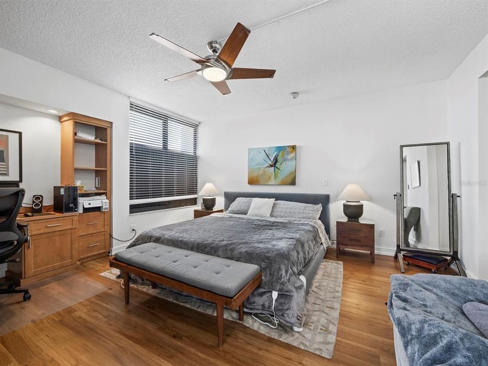 For Sale: $599,000 (2 beds, 2 baths, 1270 Square Feet)