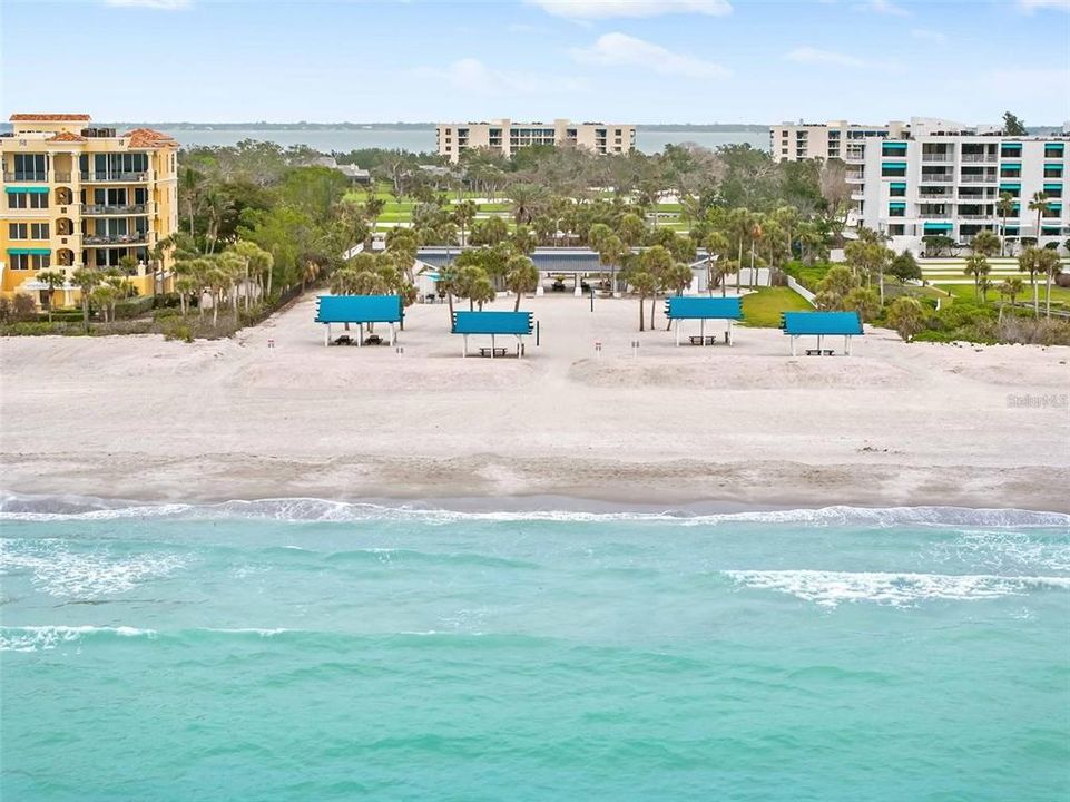 For Sale: $599,000 (2 beds, 2 baths, 1270 Square Feet)