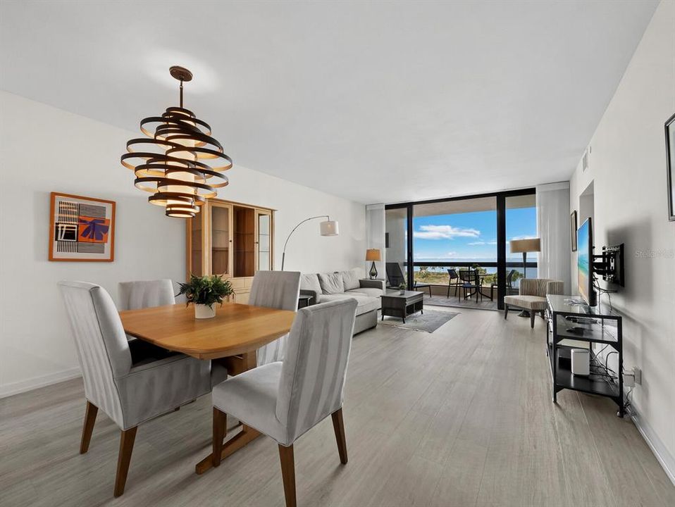 For Sale: $599,000 (2 beds, 2 baths, 1270 Square Feet)