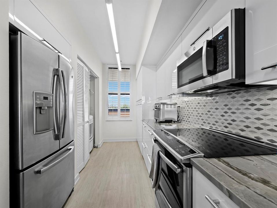 For Sale: $599,000 (2 beds, 2 baths, 1270 Square Feet)