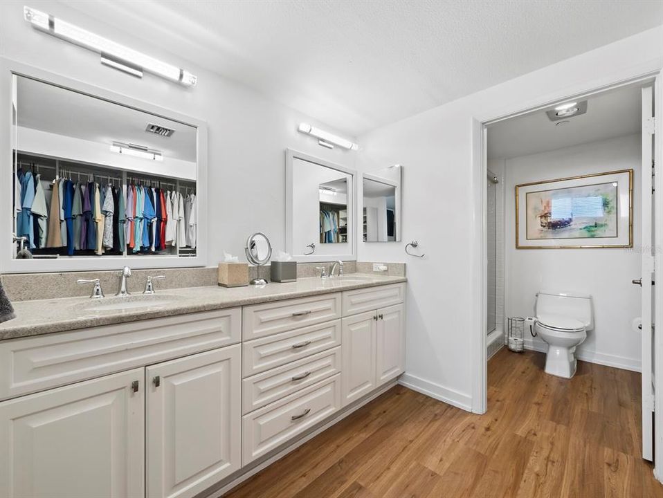 For Sale: $599,000 (2 beds, 2 baths, 1270 Square Feet)