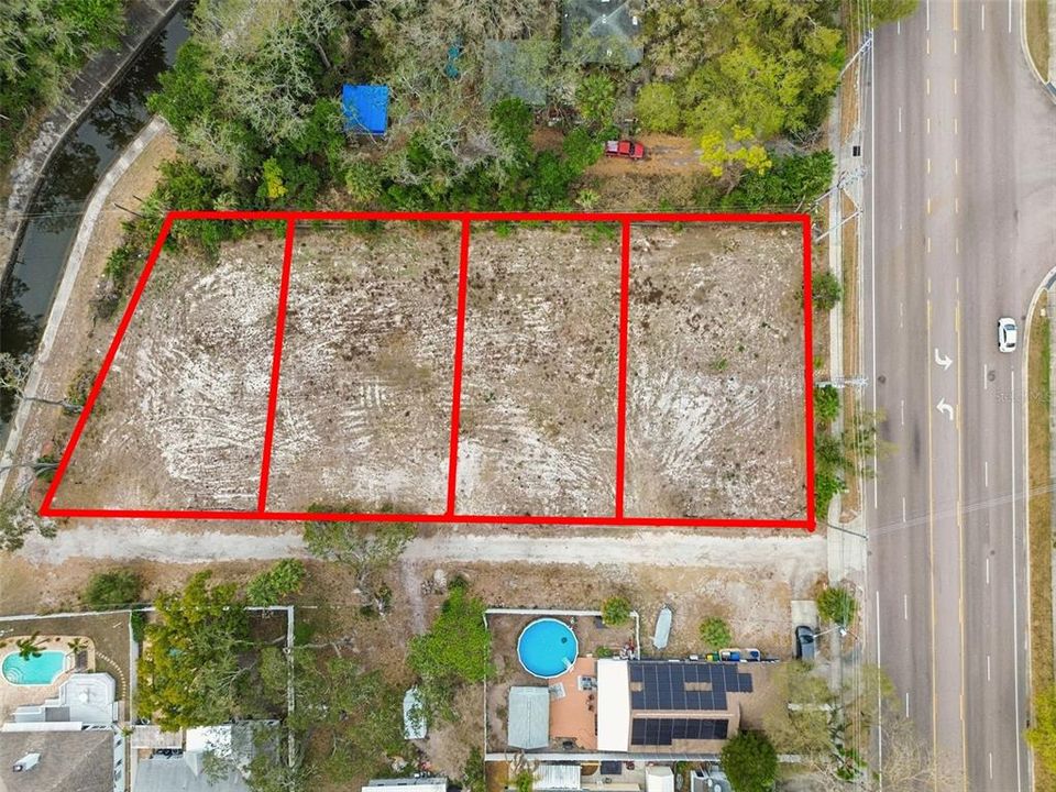 На продажу: $889,000 (0.24 acres)