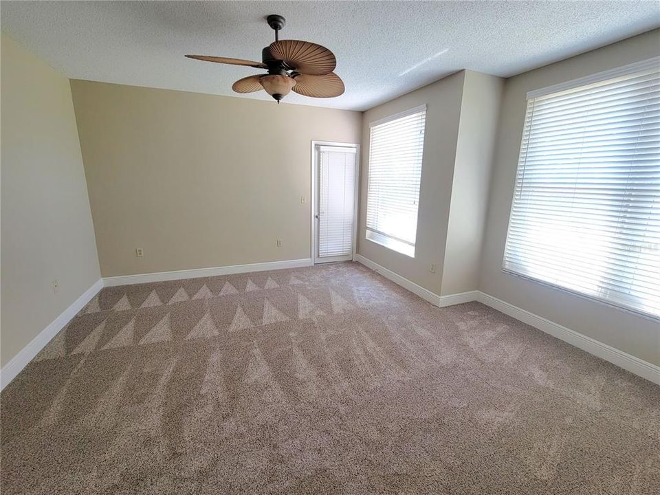 出租: $2,400 (2 贝兹, 2 浴室, 1534 平方英尺)