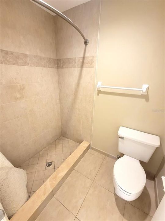 出租: $2,400 (2 贝兹, 2 浴室, 1534 平方英尺)