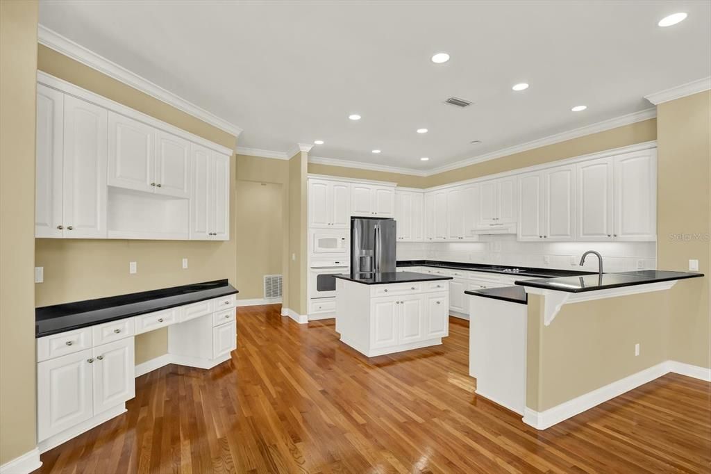 For Sale: $1,500,000 (4 beds, 4 baths, 5359 Square Feet)