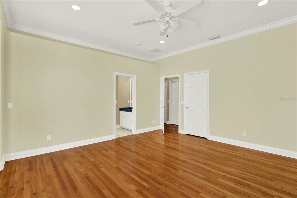 For Sale: $1,500,000 (4 beds, 4 baths, 5359 Square Feet)