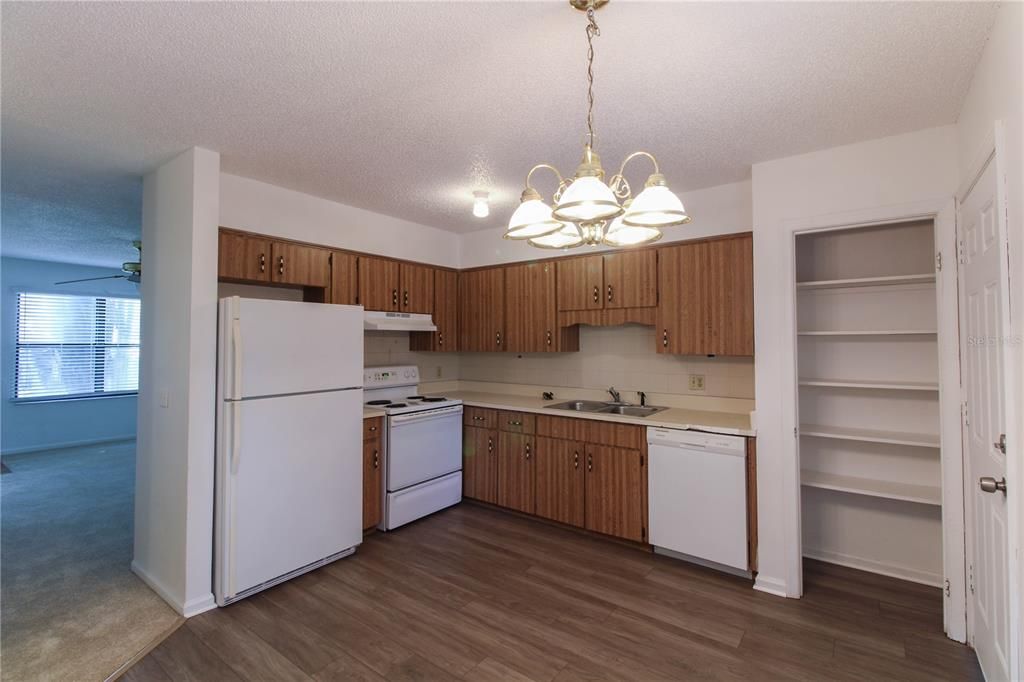 For Sale: $275,000 (0 beds, 0 baths, 1664 Square Feet)