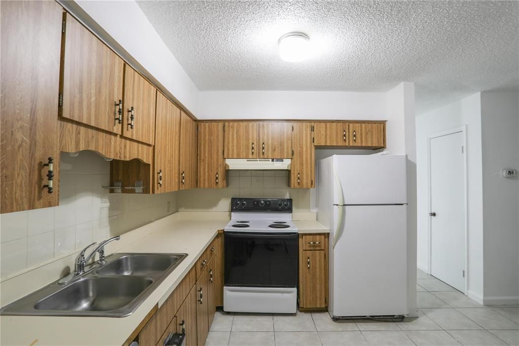 For Sale: $275,000 (0 beds, 0 baths, 1664 Square Feet)