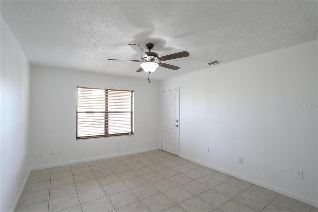 For Sale: $275,000 (0 beds, 0 baths, 1664 Square Feet)