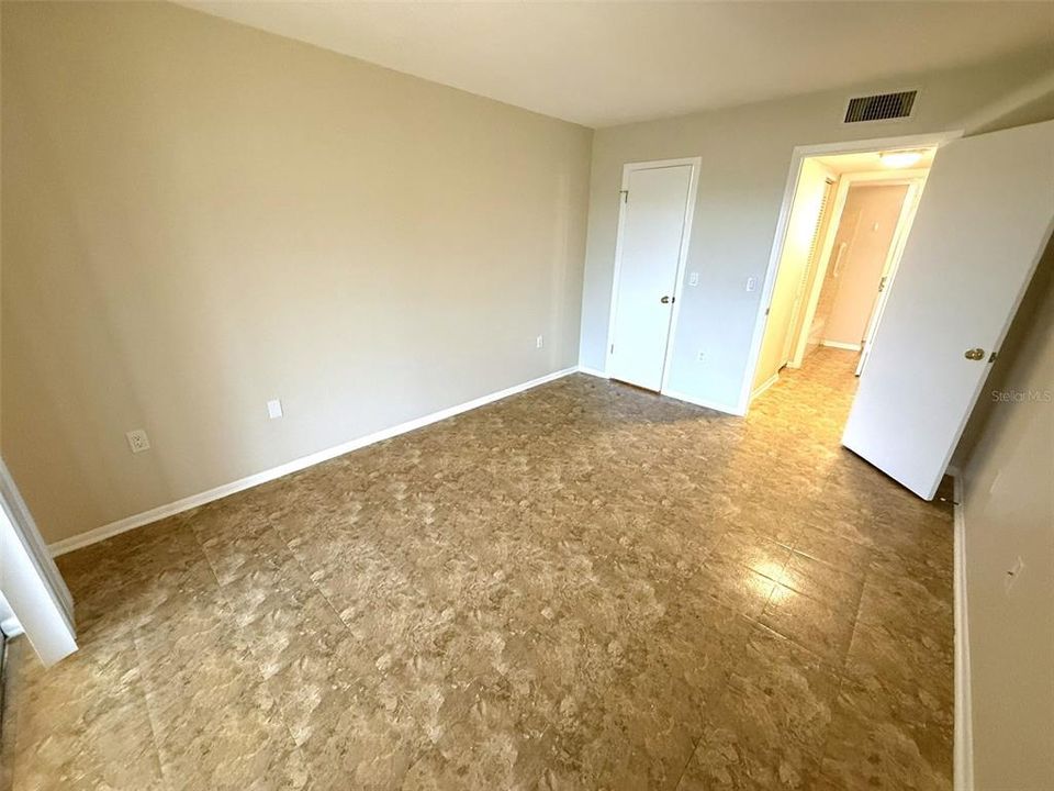 На продажу: $110,000 (1 спален, 1 ванн, 678 Квадратных фут)