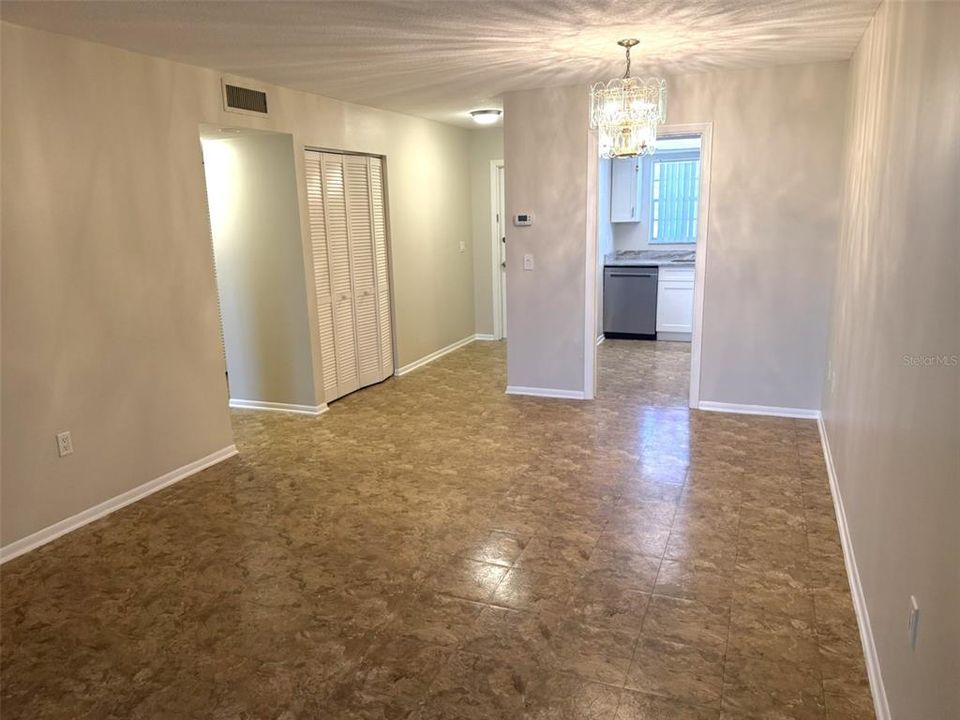 На продажу: $110,000 (1 спален, 1 ванн, 678 Квадратных фут)