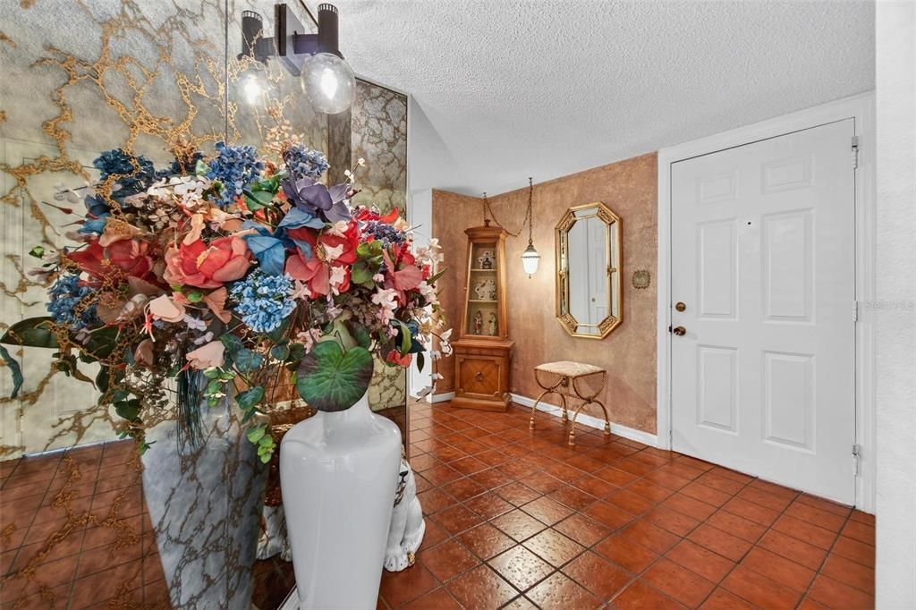 En Venta: $599,900 (4 camas, 4 baños, 3150 Pies cuadrados)