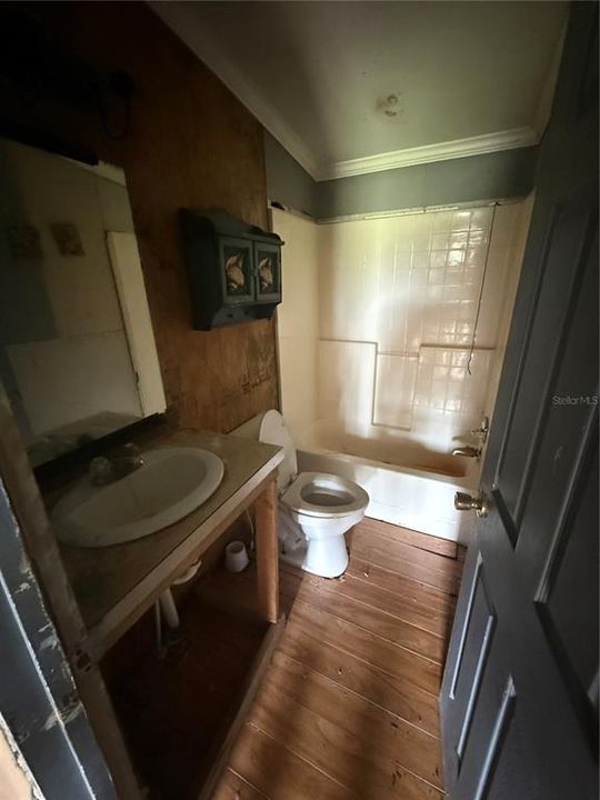 На продажу: $69,900 (2 спален, 2 ванн, 1216 Квадратных фут)