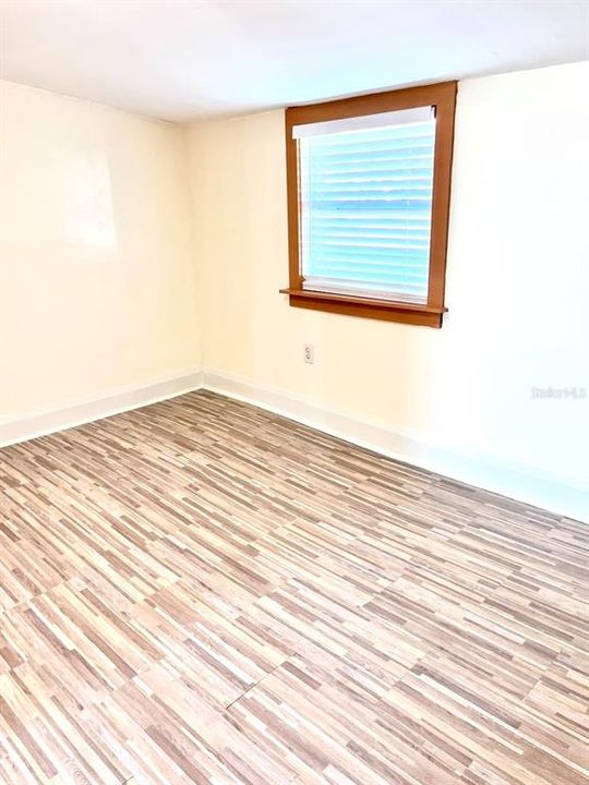 For Sale: $125,000 (2 beds, 2 baths, 1159 Square Feet)