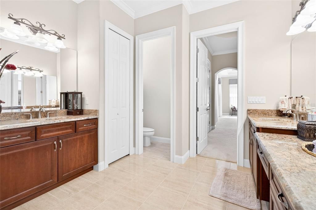 Под контрактом: $599,999 (3 спален, 3 ванн, 2542 Квадратных фут)