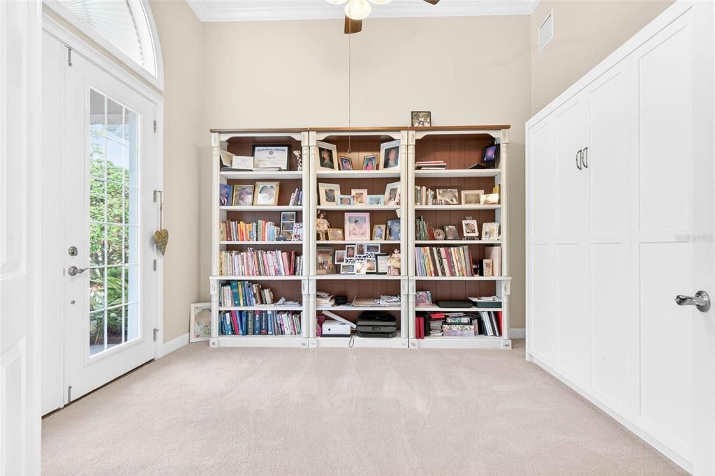 Под контрактом: $599,999 (3 спален, 3 ванн, 2542 Квадратных фут)