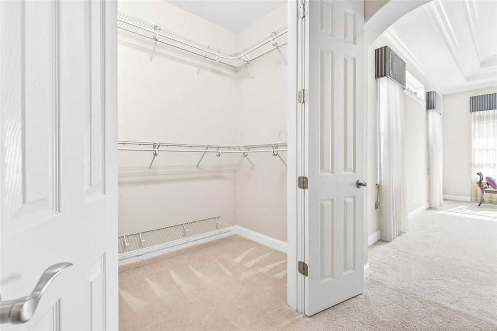 Под контрактом: $599,999 (3 спален, 3 ванн, 2542 Квадратных фут)