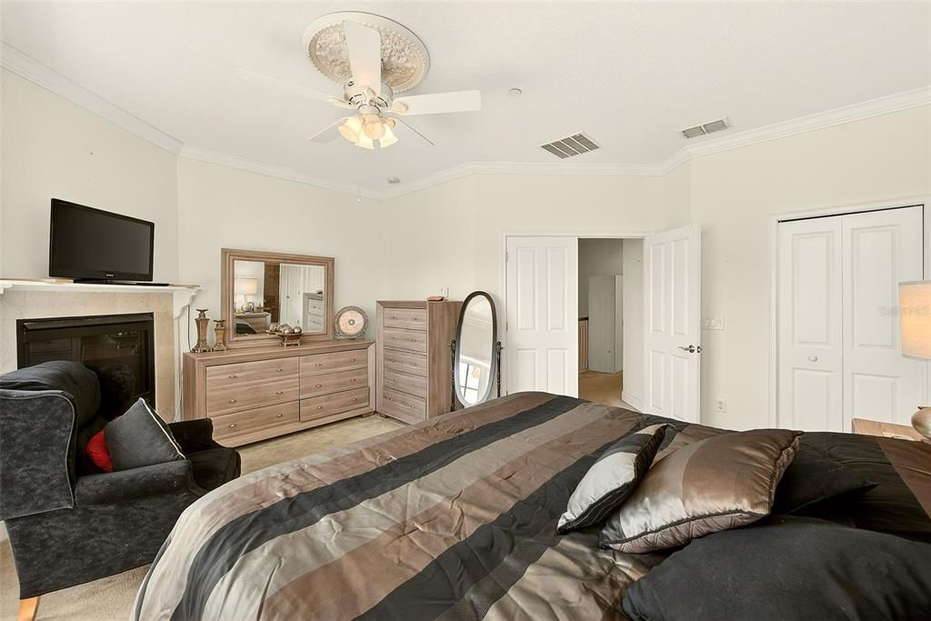 На продажу: $375,000 (3 спален, 3 ванн, 1972 Квадратных фут)