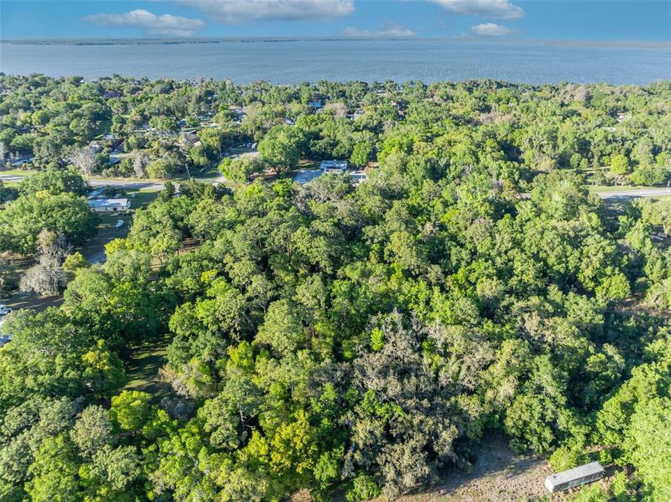 На продажу: $299,900 (2.38 acres)