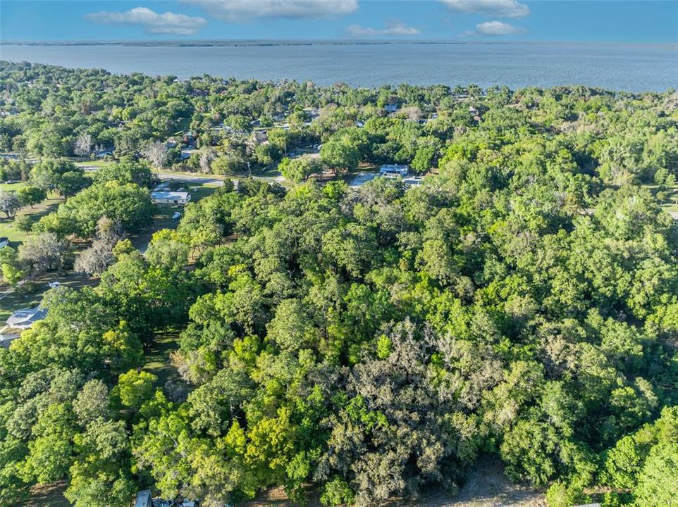 На продажу: $299,900 (2.38 acres)