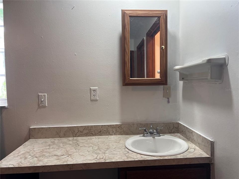 Active With Contract: $1,500 (2 beds, 2 baths, 1300 Square Feet)