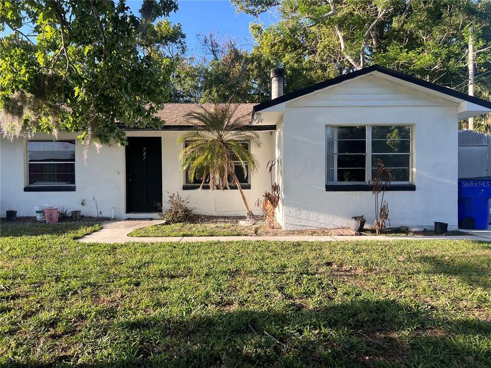Active With Contract: $1,500 (2 beds, 2 baths, 1300 Square Feet)