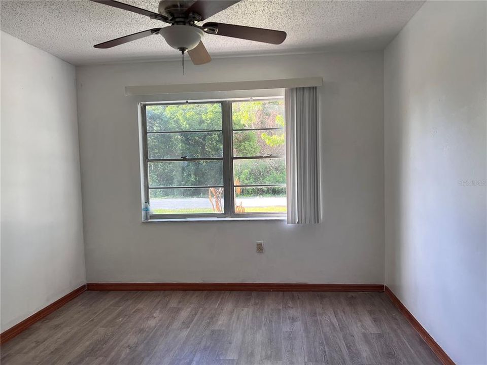 Active With Contract: $1,500 (2 beds, 2 baths, 1300 Square Feet)