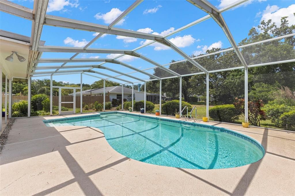 Active With Contract: $689,000 (4 beds, 3 baths, 2291 Square Feet)