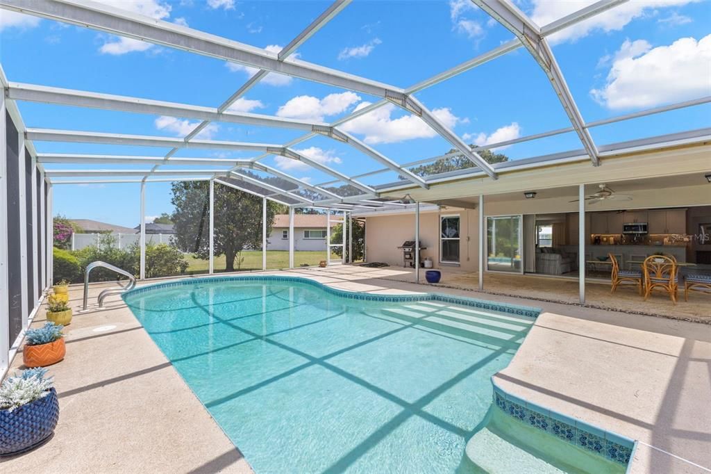 Active With Contract: $689,000 (4 beds, 3 baths, 2291 Square Feet)