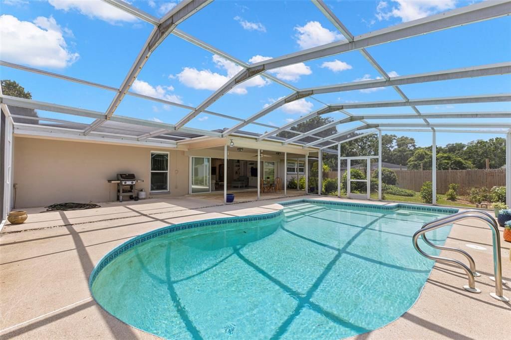 Active With Contract: $689,000 (4 beds, 3 baths, 2291 Square Feet)