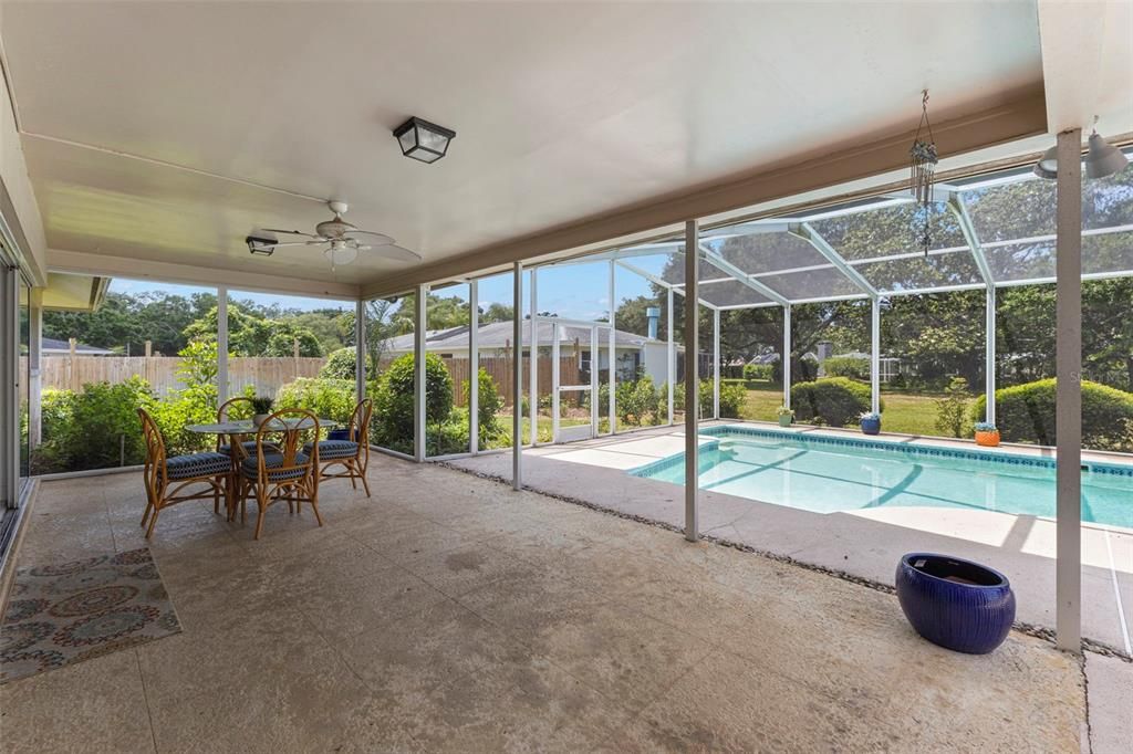 Active With Contract: $689,000 (4 beds, 3 baths, 2291 Square Feet)