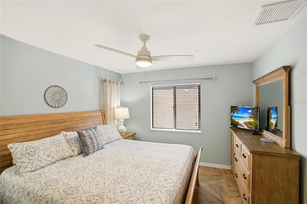 For Sale: $344,000 (3 beds, 2 baths, 2582 Square Feet)