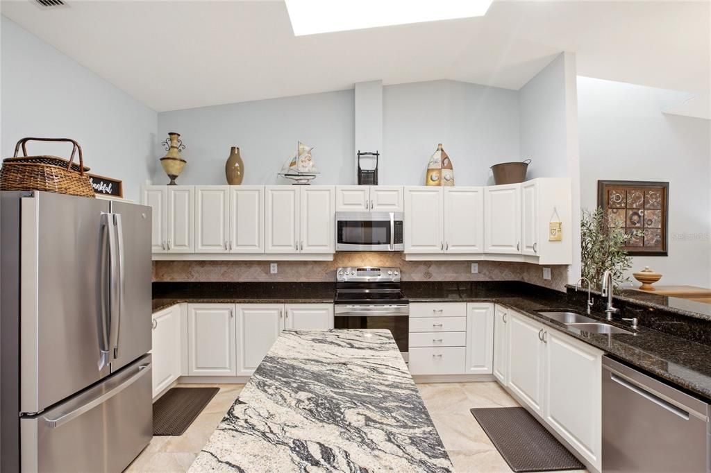 For Sale: $344,000 (3 beds, 2 baths, 2582 Square Feet)