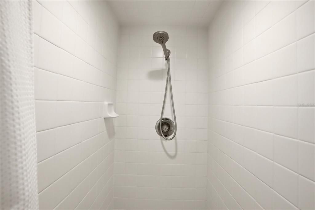 For Sale: $344,000 (3 beds, 2 baths, 2582 Square Feet)