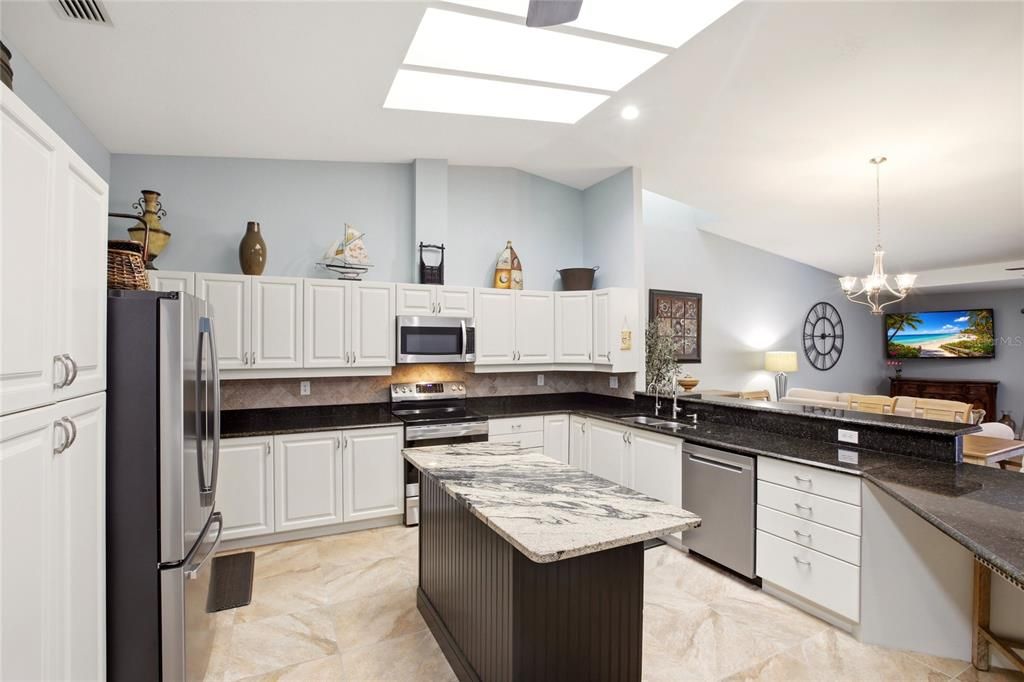 For Sale: $344,000 (3 beds, 2 baths, 2582 Square Feet)