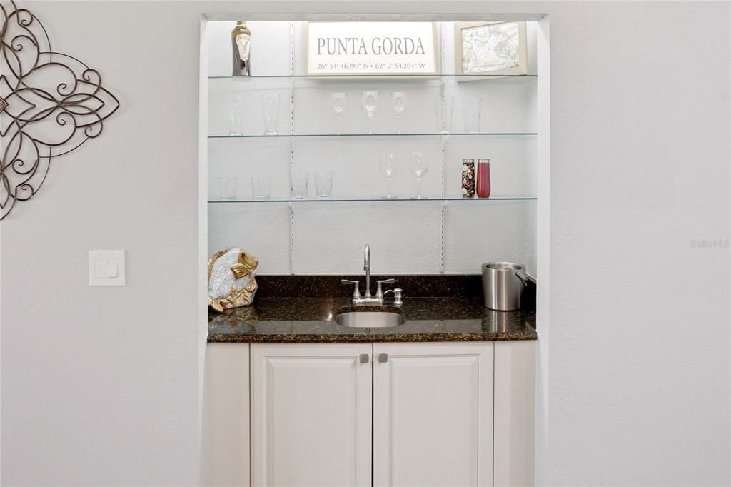 For Sale: $344,000 (3 beds, 2 baths, 2582 Square Feet)