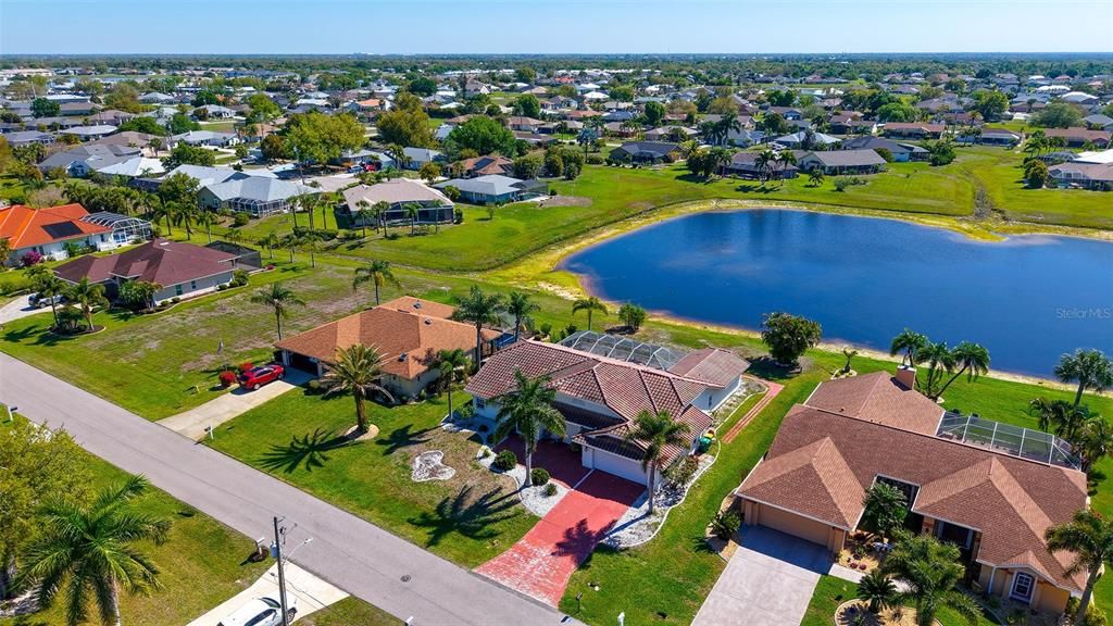 合同活跃: $348,000 (3 贝兹, 2 浴室, 2166 平方英尺)