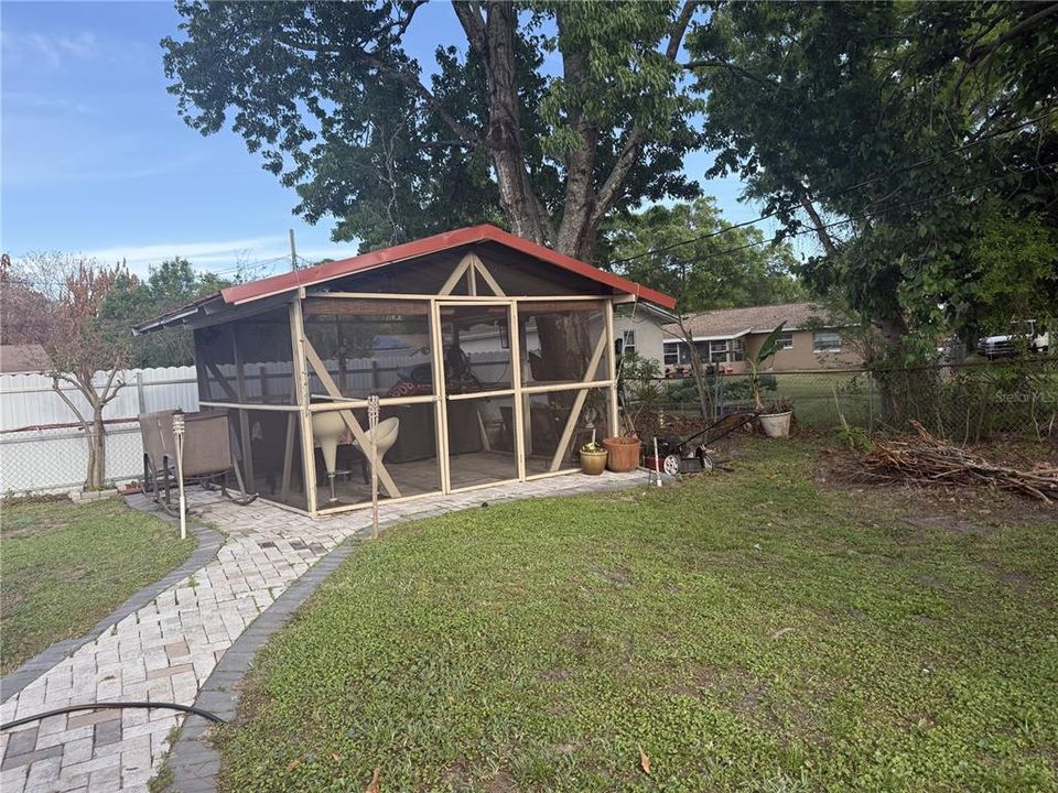 Activo con contrato: $269,000 (2 camas, 1 baños, 1064 Pies cuadrados)