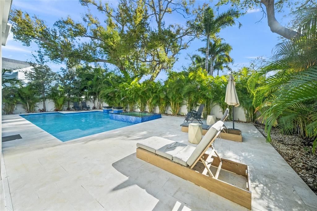 Activo con contrato: $1,890,000 (4 camas, 4 baños, 3554 Pies cuadrados)