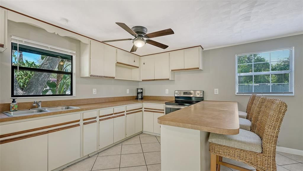 For Sale: $1,299,000 (4 beds, 3 baths, 2580 Square Feet)