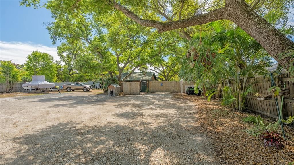 For Sale: $1,299,000 (4 beds, 3 baths, 2580 Square Feet)