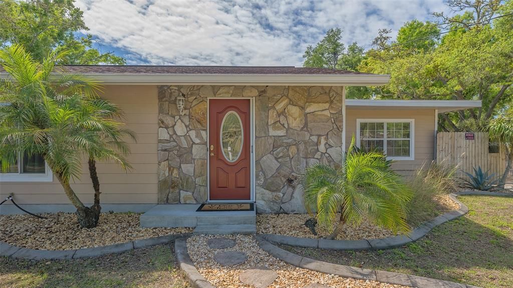 For Sale: $1,299,000 (4 beds, 3 baths, 2580 Square Feet)