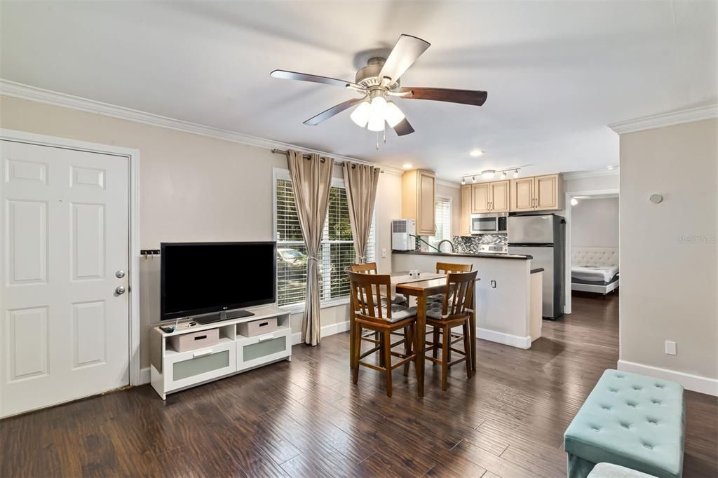 En Renta: $1,325 (2 camas, 2 baños, 800 Pies cuadrados)