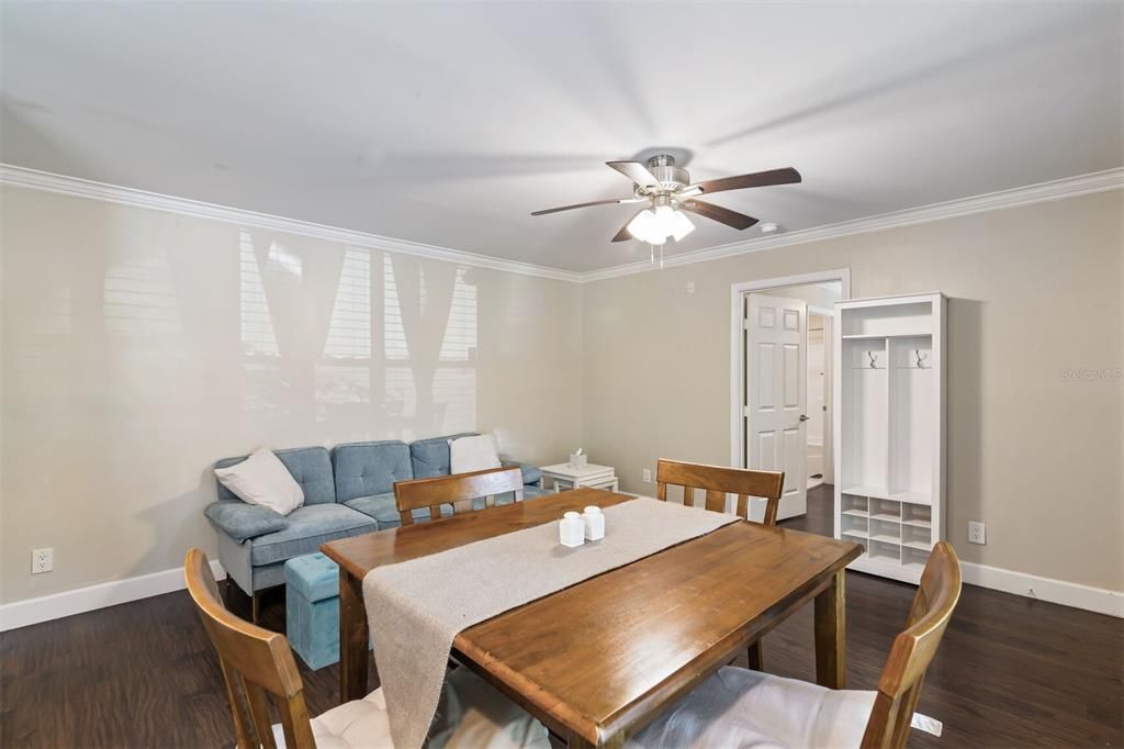 En Renta: $1,325 (2 camas, 2 baños, 800 Pies cuadrados)